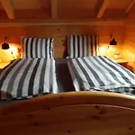 Semesterbostad Fisherman's Hut Comfortable Falkert